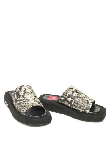 LOVE MOSCHINO Чехли JA28263G0EJC0954 Roccia - Mera.bg