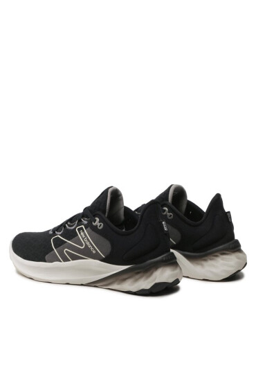 New Balance Маратонки за бягане Fresh Foam Roav v2 MROAVHK2 Черен - Mera.bg