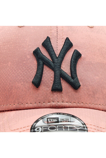 New Era Шапка с козирка MLB 9FORTY New York Yankees Print Cap 60298661 Pink/Black - Mera.bg