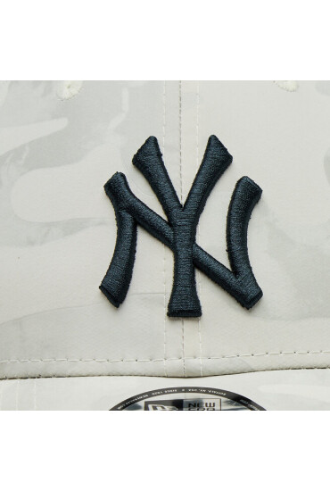 New Era Шапка с козирка New York Yankees Tonal Camo 9Forty Adjustable 60285207 Бежов - Mera.bg