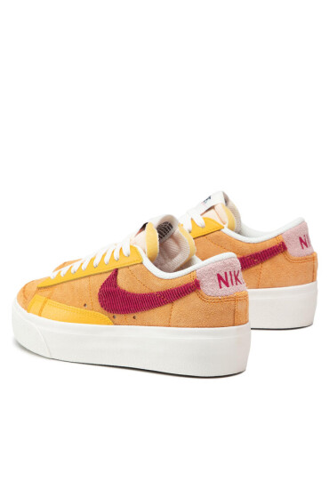 Nike Сникърси Blazer Low Platform DO6721 700 Кафяв - Mera.bg