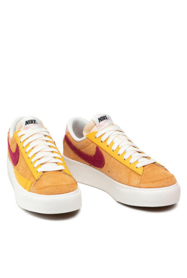 Nike Сникърси Blazer Low Platform DO6721 700 Кафяв - Mera.bg