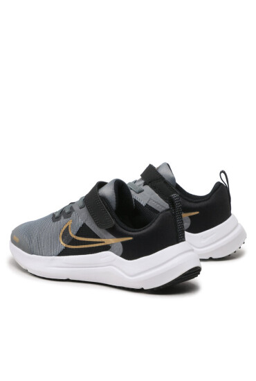 Nike Обувки - Mera.bg