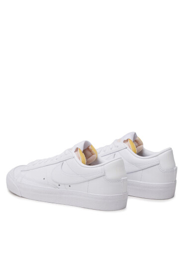 Nike Обувки Blazer Low '77 DC4769 101 White/White/White/White - Mera.bg
