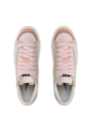 Nike Обувки Blazer Low '77 Jumbo DQ1470 601 Light Soft Pink/Sail - Mera.bg