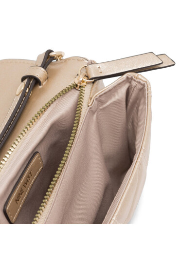 Nine West Đ”Đ°ĐĽŃĐşĐ° Ń‡Đ°Đ˝Ń‚Đ° Foster NGM135078 Đ—Đ»Đ°Ń‚Đ¸ŃŃ‚ - Mera.bg