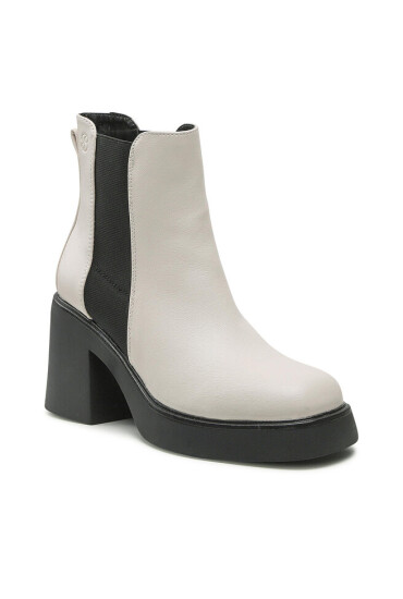 s.Oliver Боти 5-25309-29 Offwhite 109 - Mera.bg