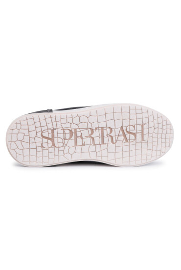 SuperTrash Сникърси - Mera.bg