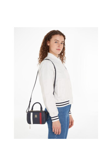 Tommy Hilfiger Дамска чанта Th Emblem Trunk Corp AW0AW15113 Тъмносин - Mera.bg