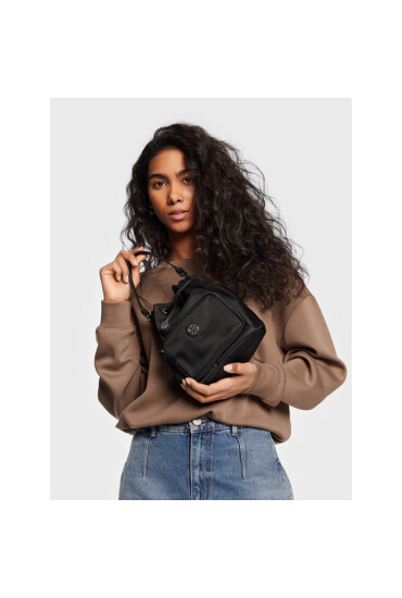 Tory Burch Дамска чанта Virginia Bucket Bag 134652 Black 001 - Mera.bg