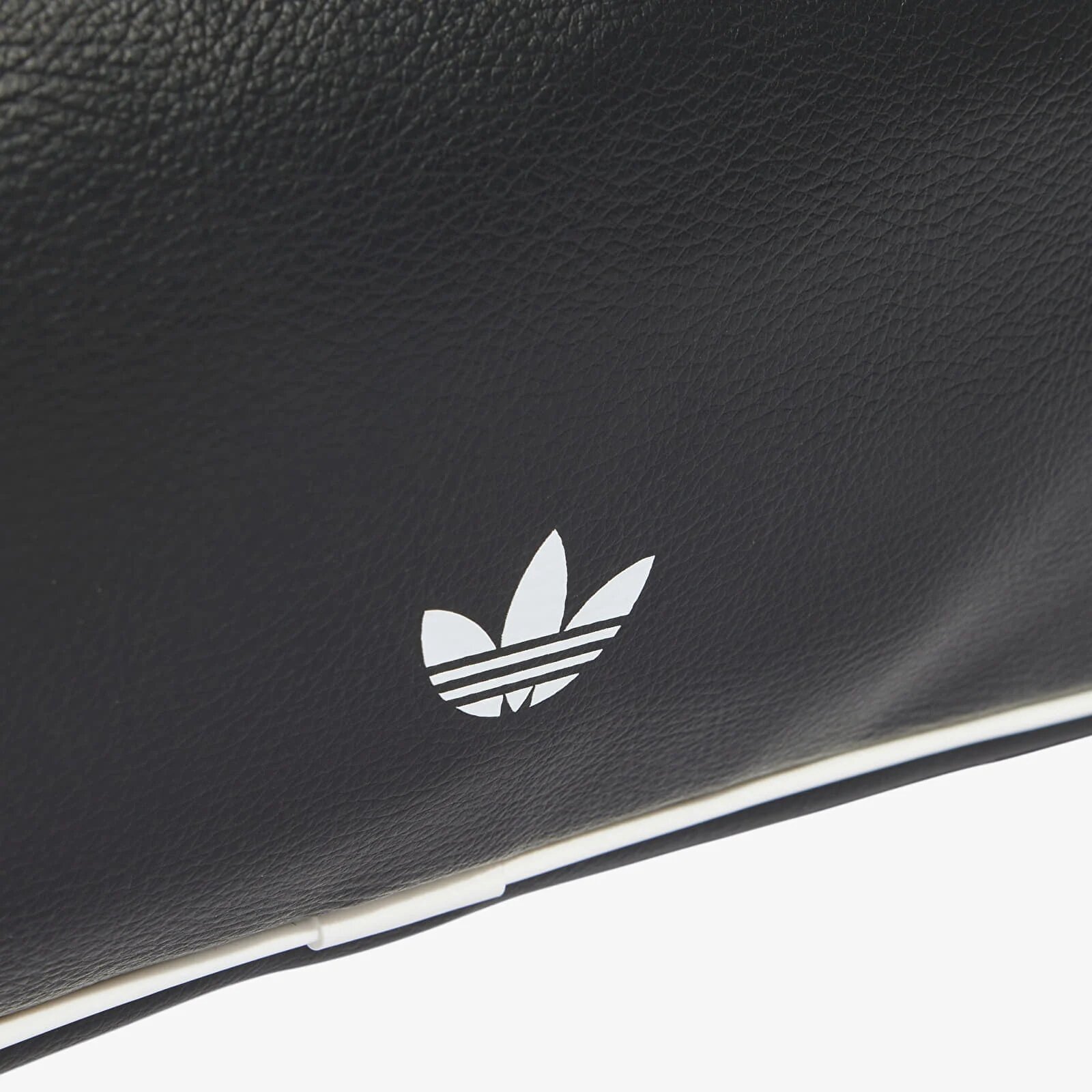 adidas Originals Чанта adidas Adicolor Elongated Airliner Bag Black
