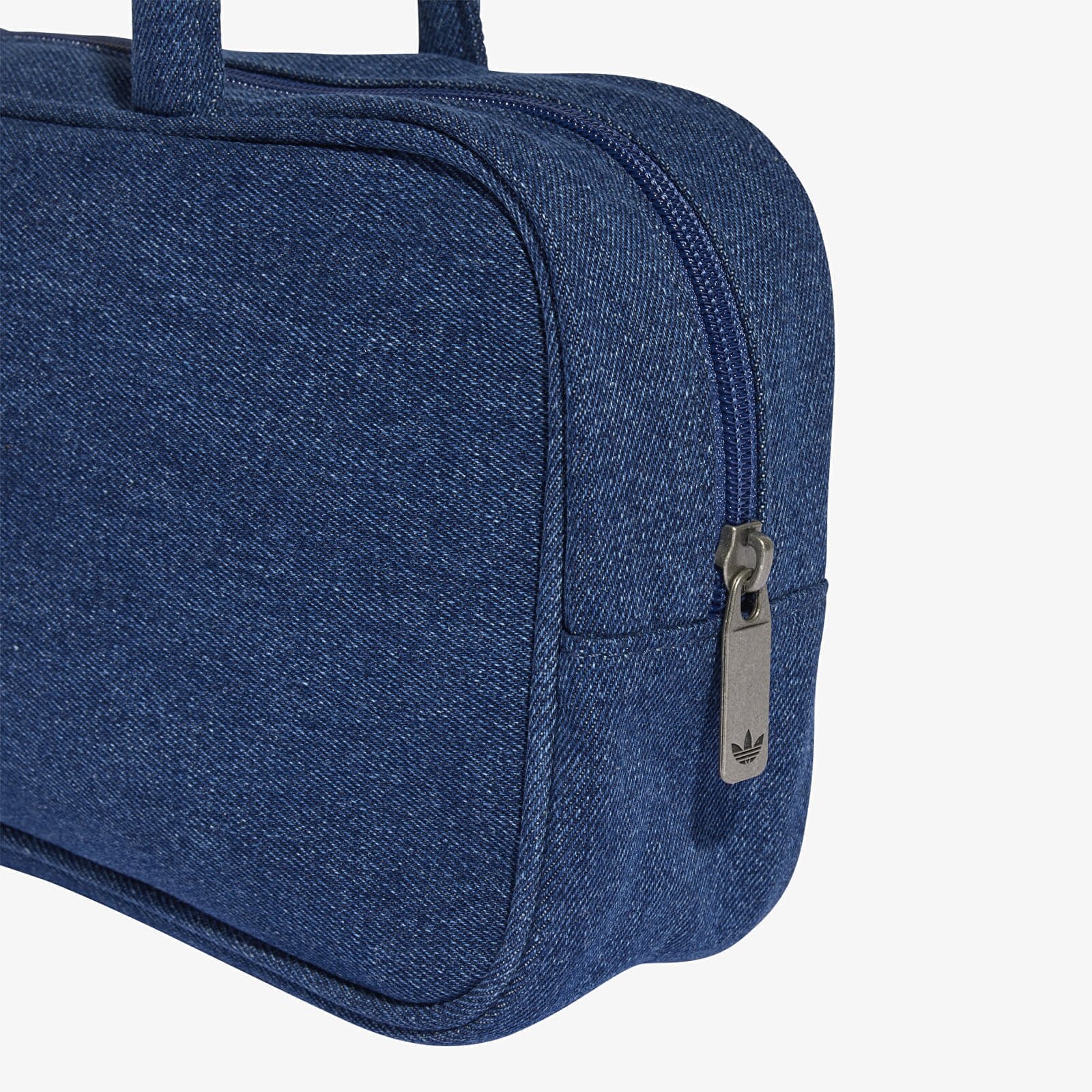 adidas Originals Чанта adidas Adicolor Elongated Airliner Denim Bag Light Denim