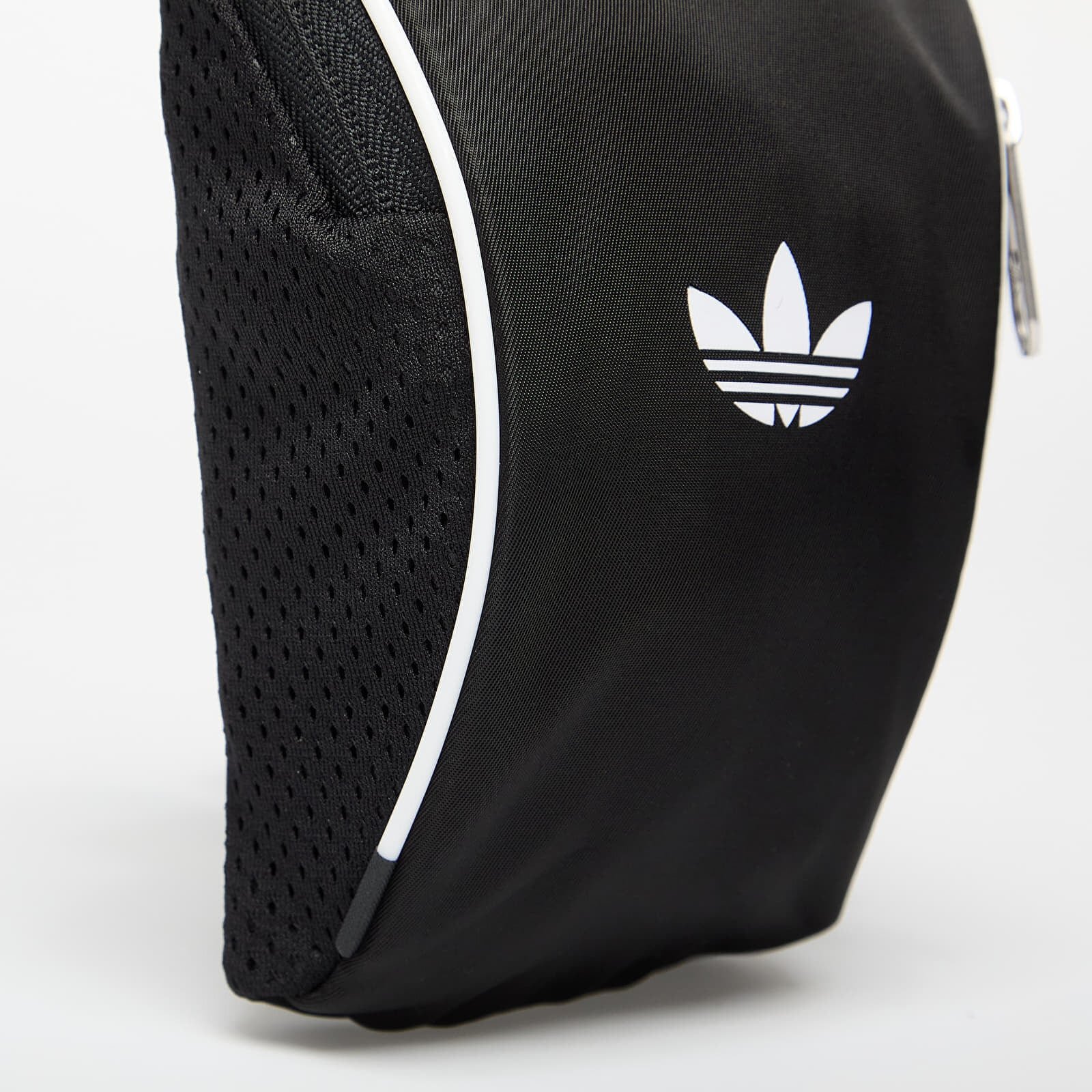 adidas Originals Чантичка за кръста adidas Teamgeist Small Item Bag Black/ White