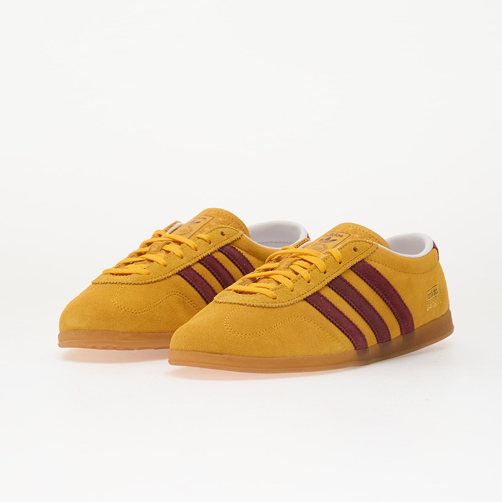 adidas Originals Сникърси adidas Gazelle Lo Pro W Creme Yellow/ Shadow Red/ Gum