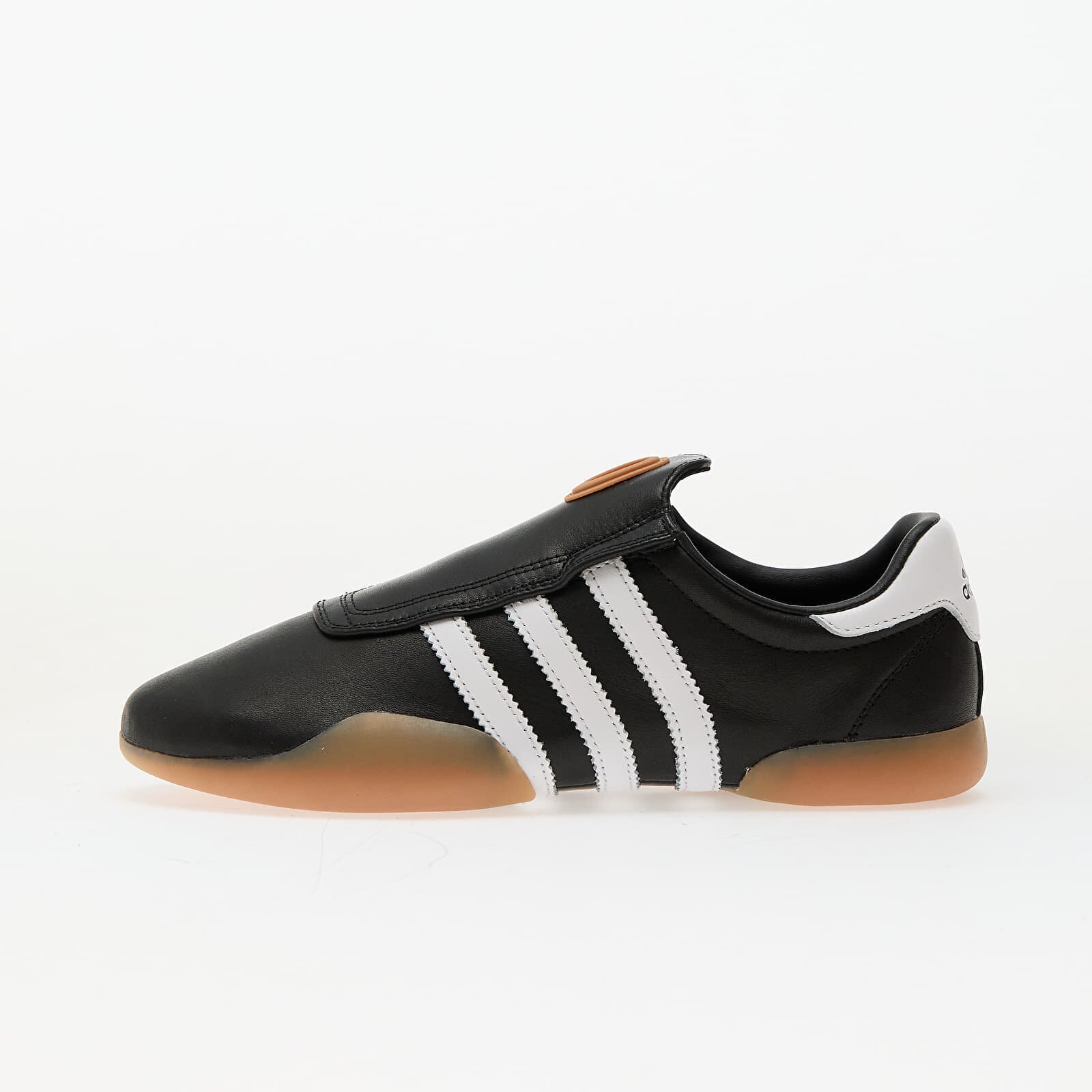 adidas Originals Сникърси adidas Taekwondo Me Core Black/ Ftw White/ Gum2