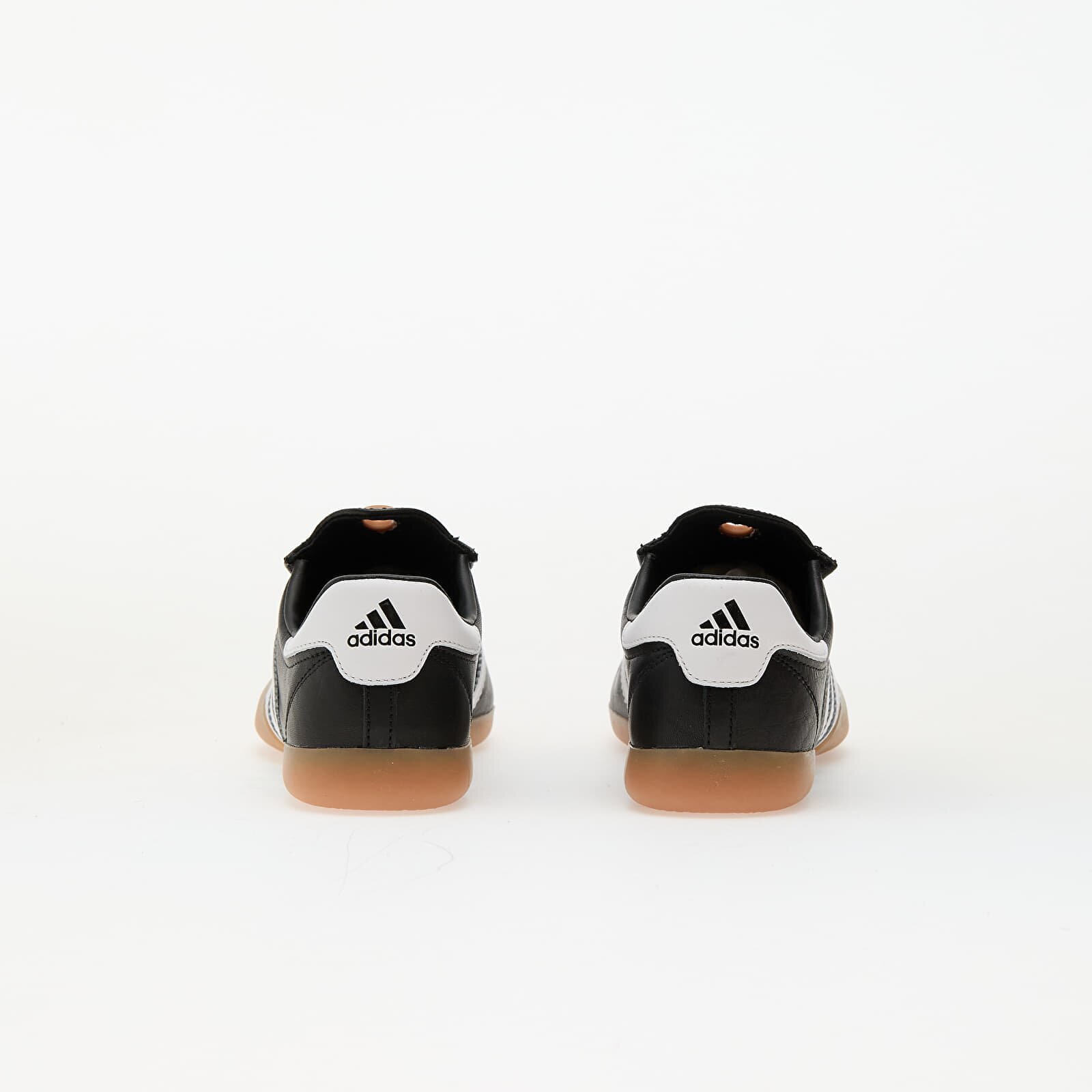 adidas Originals Сникърси adidas Taekwondo Me Core Black/ Ftw White/ Gum2
