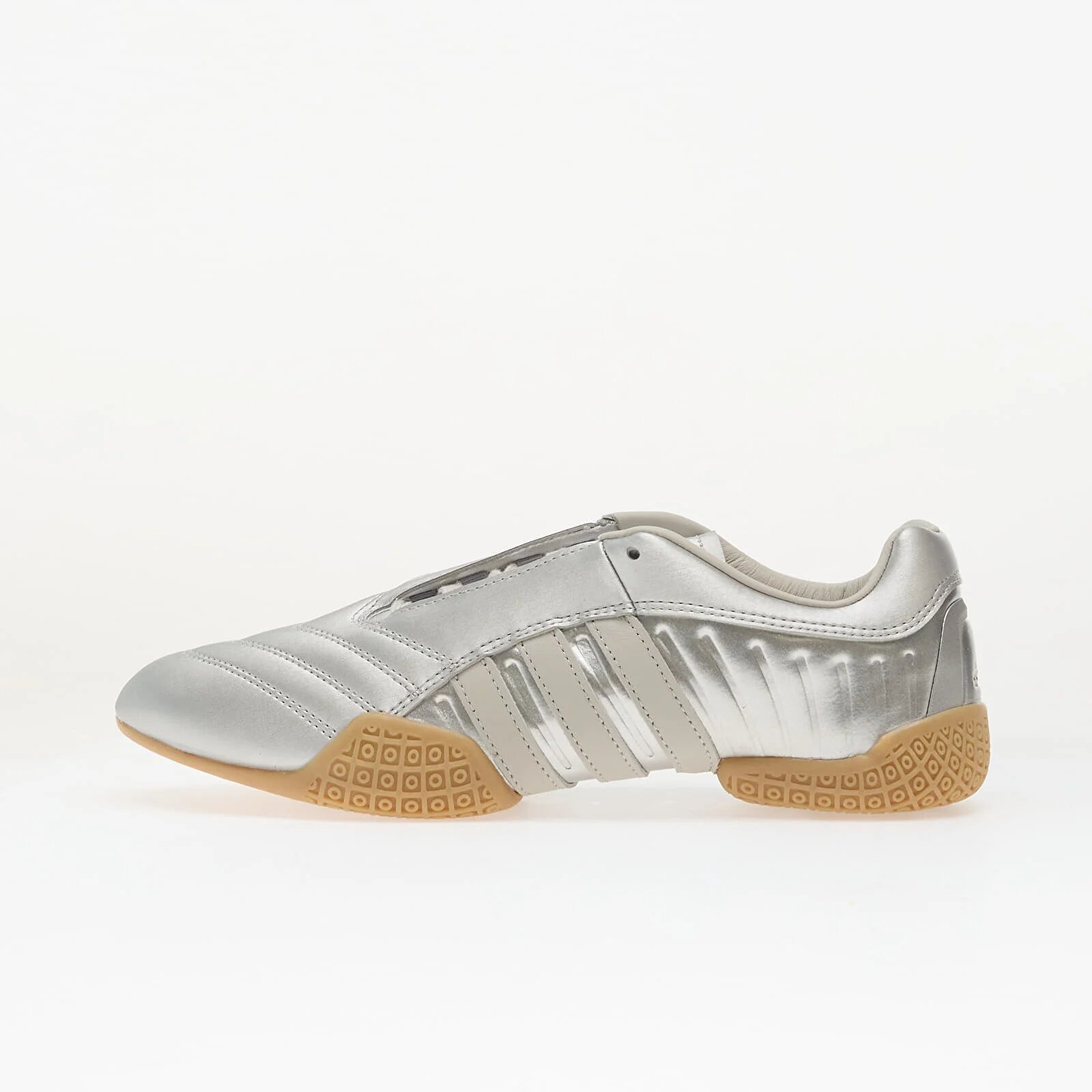 adidas Originals Сникърси adidas Taekwondo Mei Elite W Silver Metallic/ Grey One/ Gum