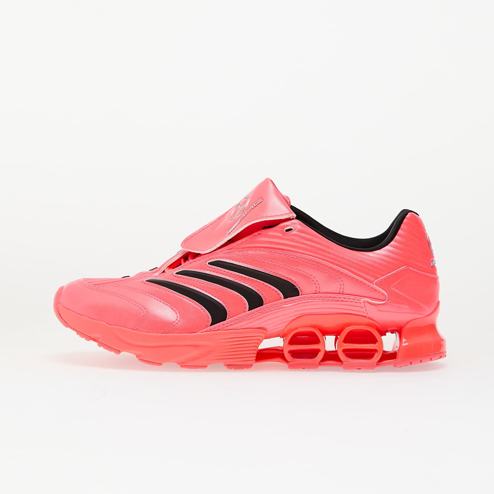 adidas Originals Сникърси adidas x Mercedes Amg Petronas Formula One Team Predator Megaride Turno/ Core Black/ Silver Metalic