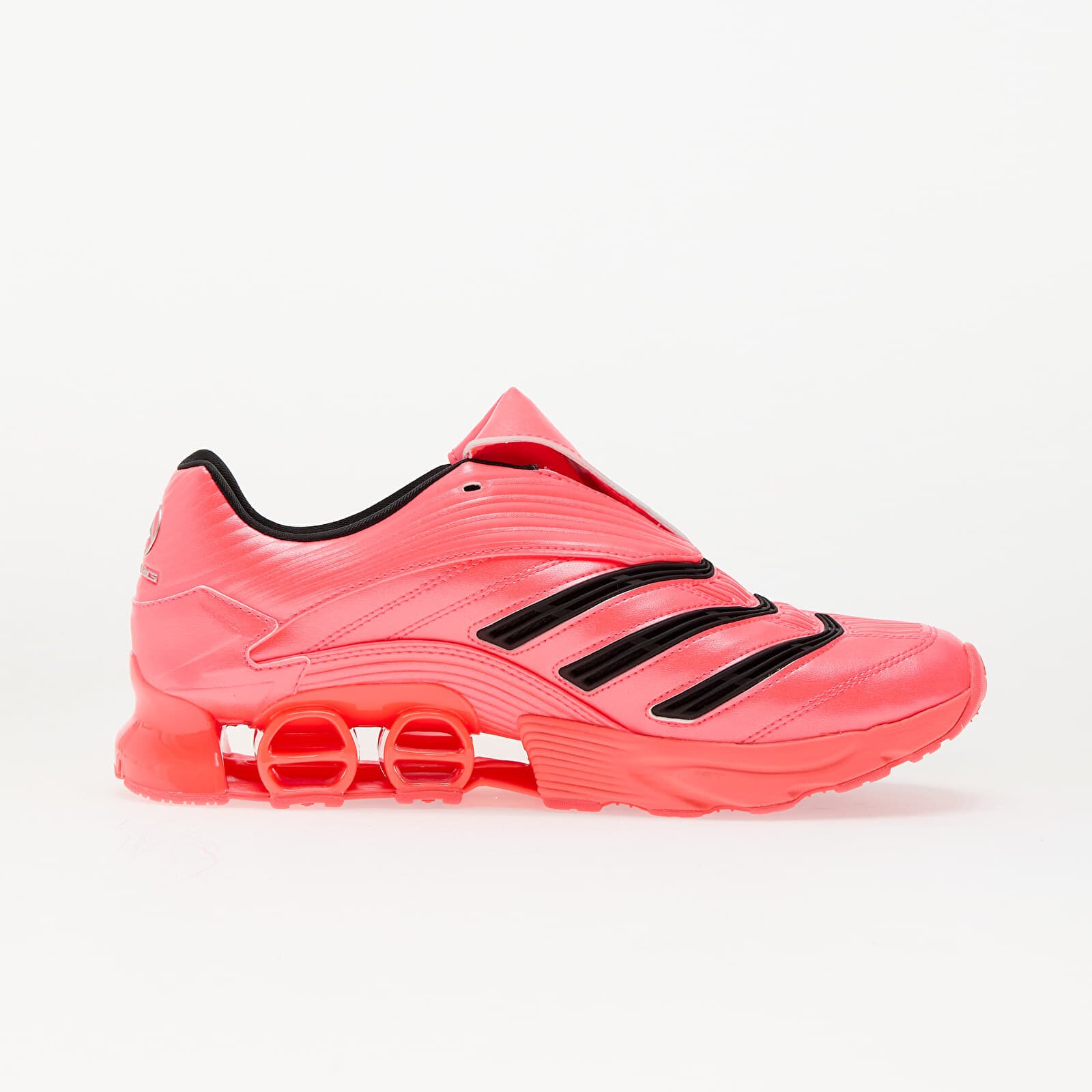 adidas Originals Сникърси adidas x Mercedes Amg Petronas Formula One Team Predator Megaride Turno/ Core Black/ Silver Metalic