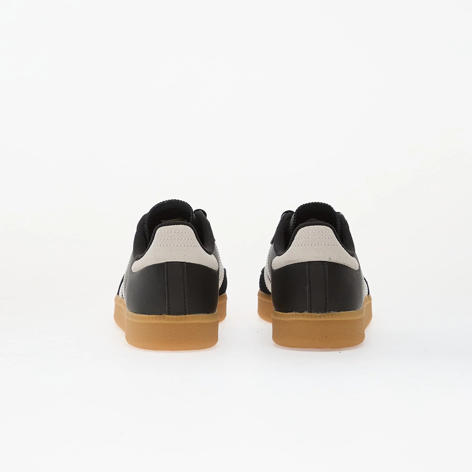 adidas Performance Сникърси adidas Velosamba Leather Core Black/ Ftwr White/ Gold Met.