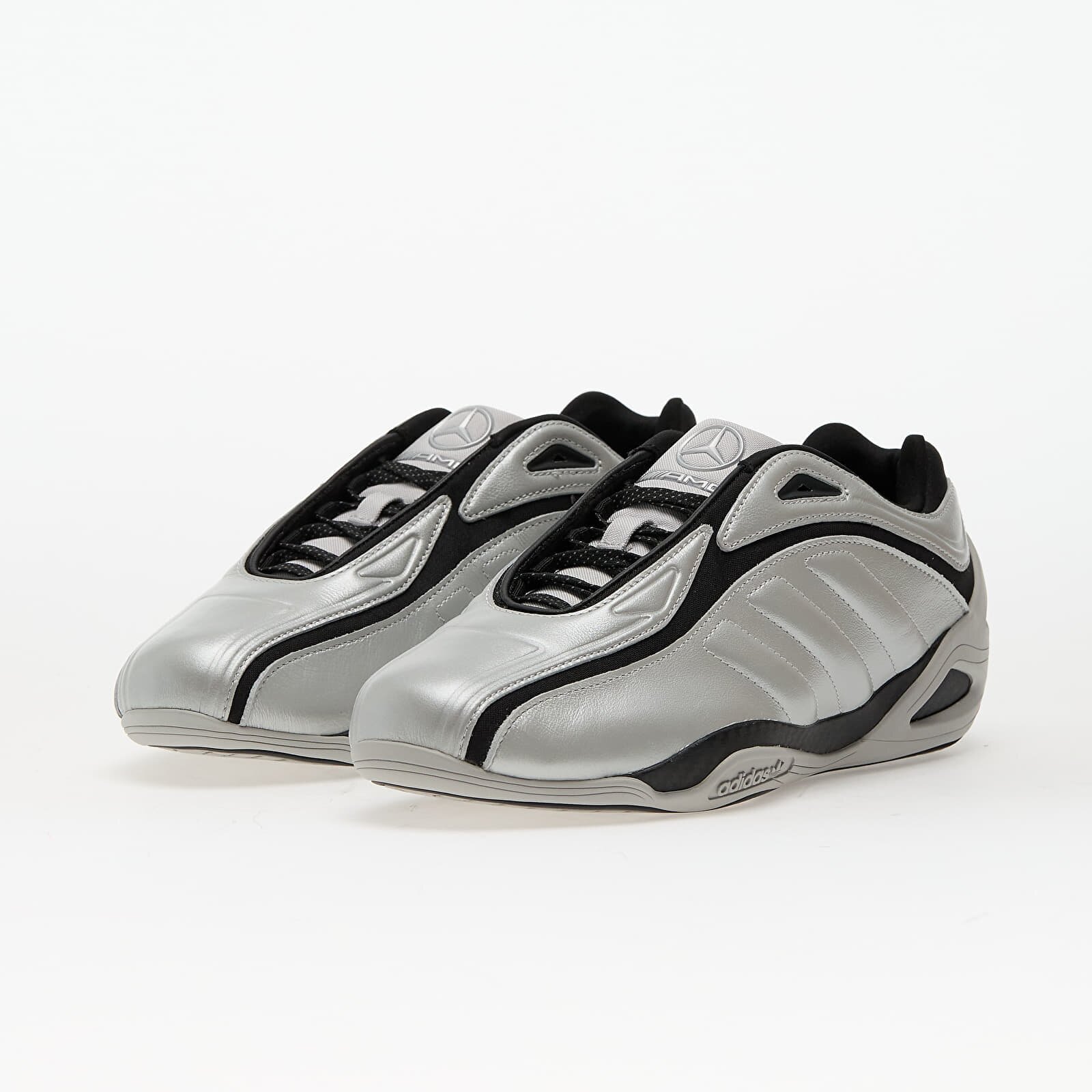 adidas Performance Сникърси adidas x Mercedes AMG Petronas Adiracer Gt Metallic Silver/ Core Black/ Grey Two