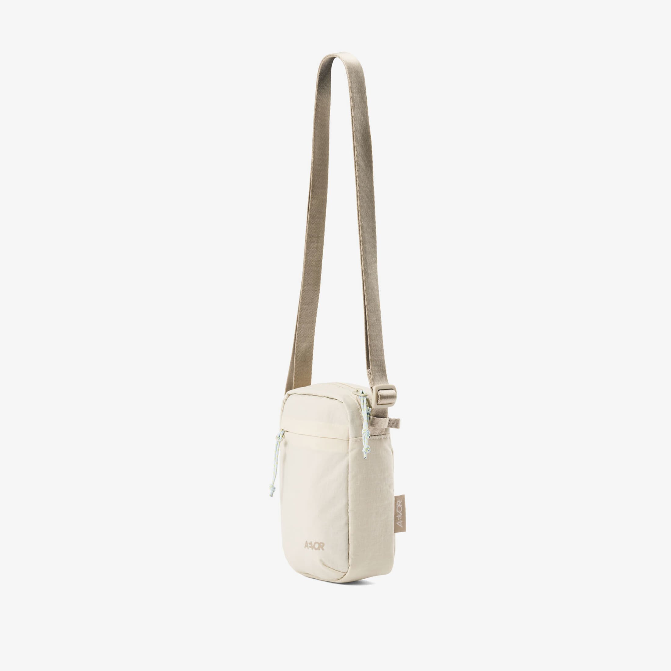 AEVOR Чанта Easy Ride Pouch Off-White 14 l