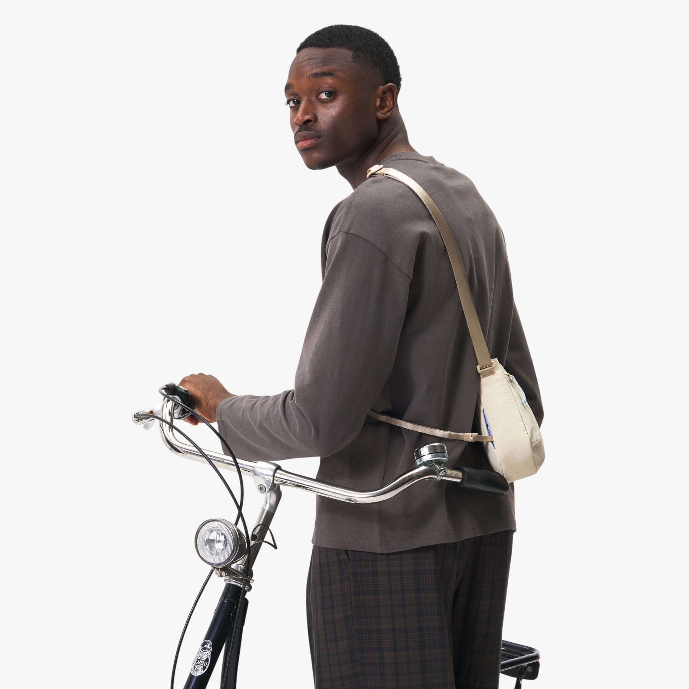 AEVOR Чанта Easy Ride Pouch Off-White 14 l