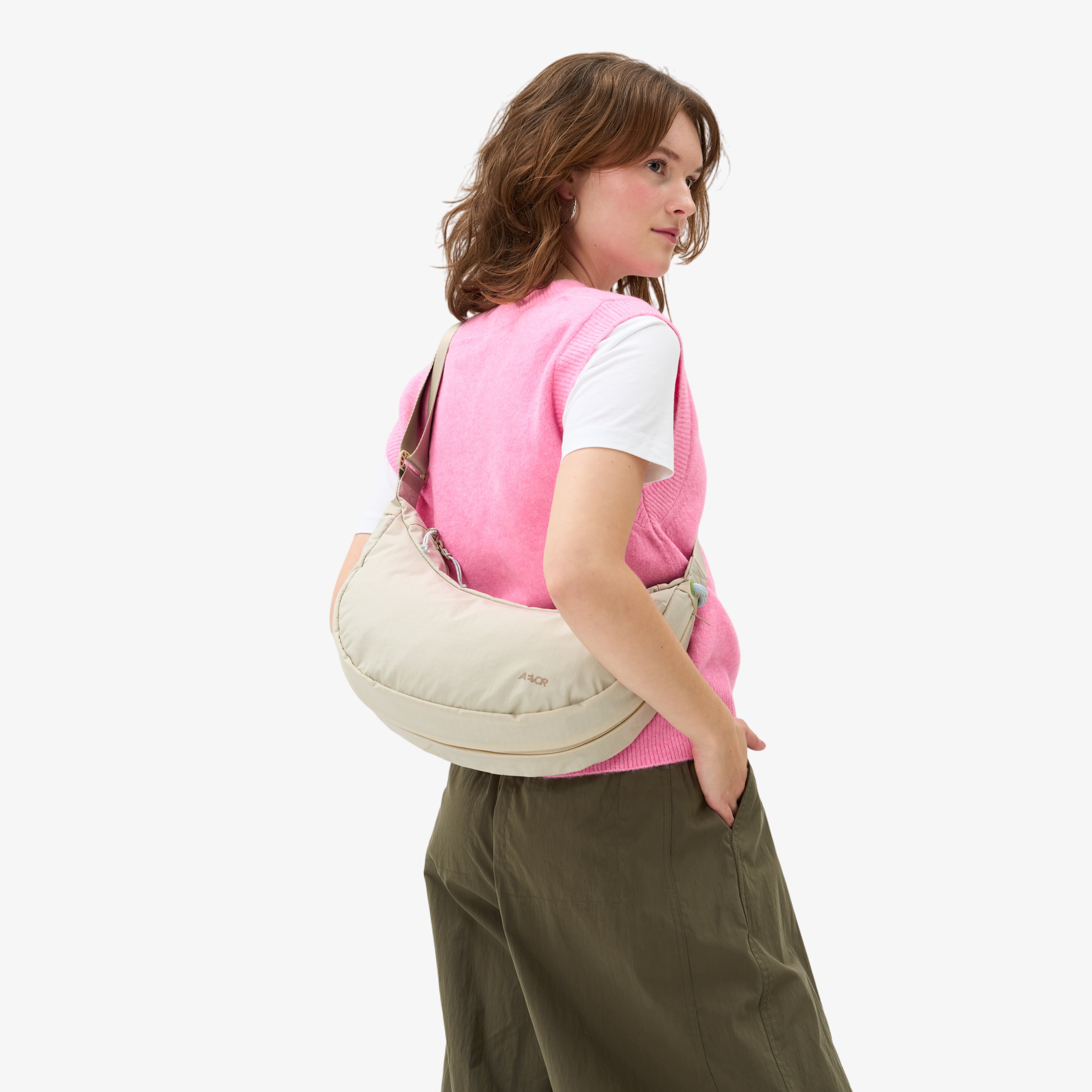 AEVOR Чанта Sling Bag Off-White 09 l