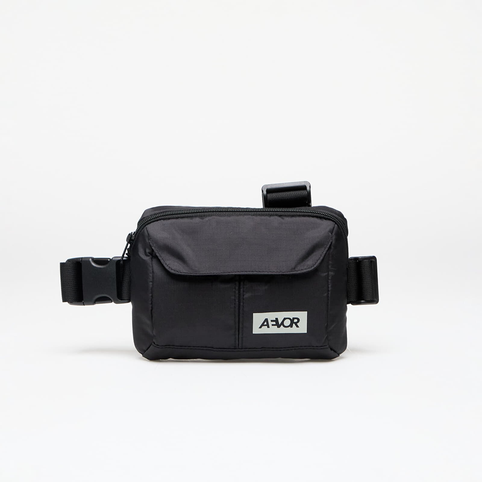 AEVOR Чантичка за кръста Frontpack Ripstop Black