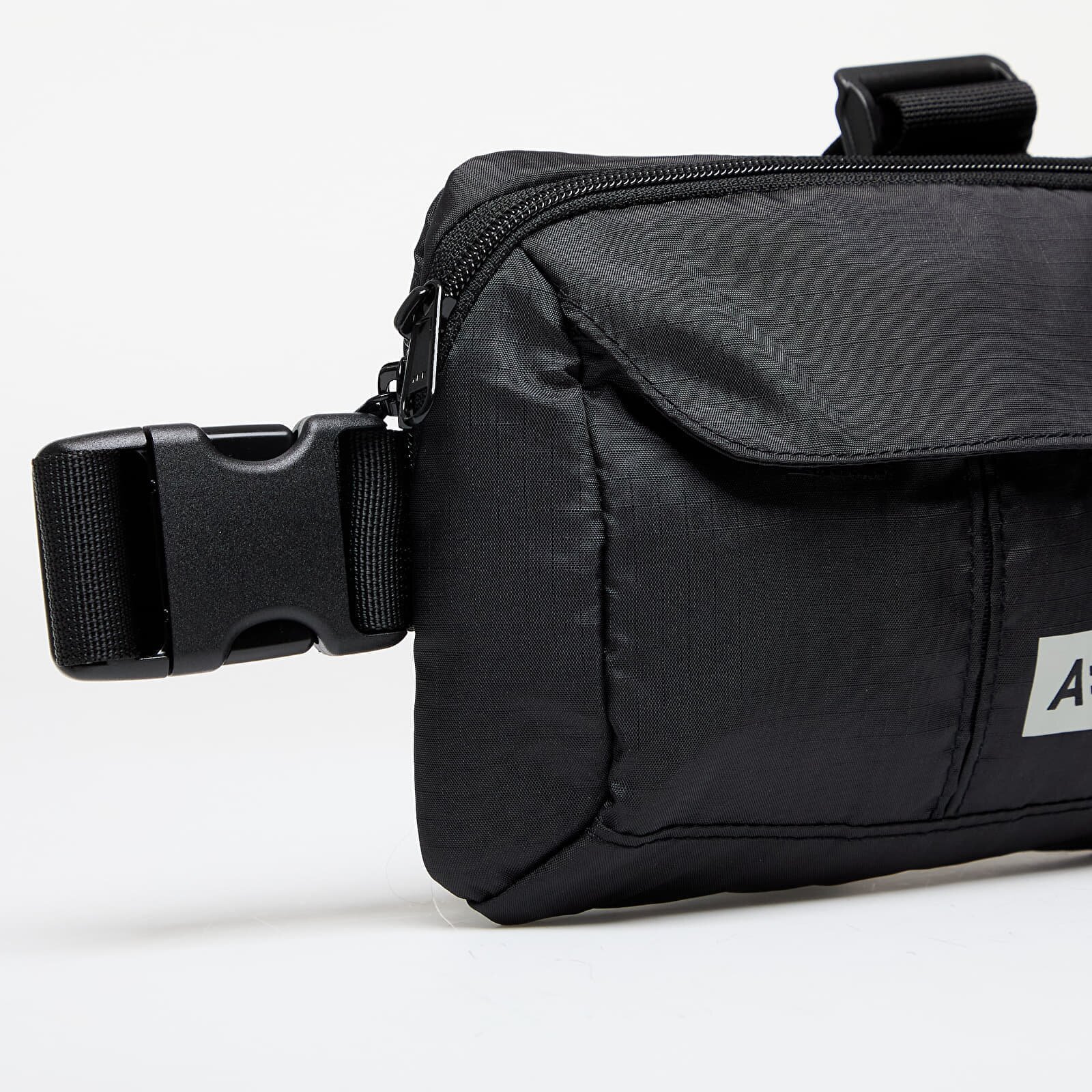 AEVOR Чантичка за кръста Frontpack Ripstop Black