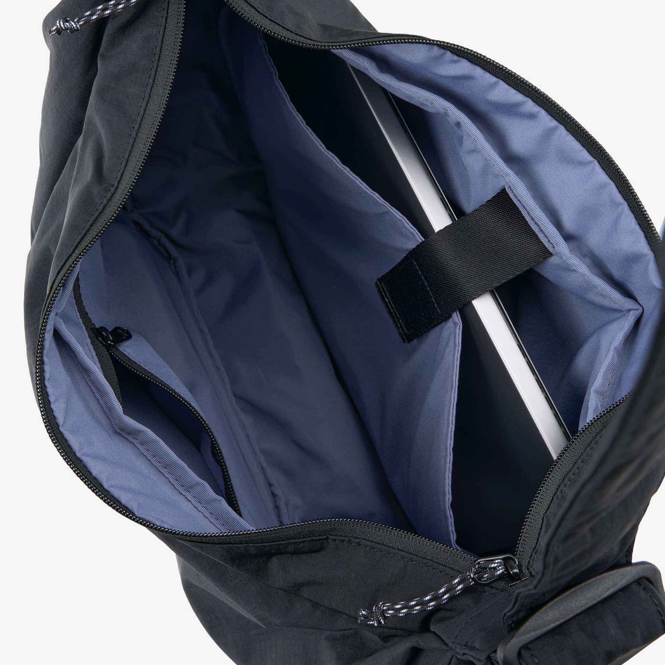 AEVOR Slouchy Bag Black