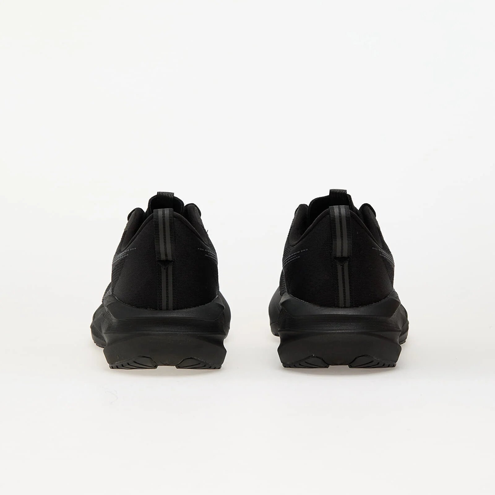 Asics Сникърси Novablast 5 Black/ Carrier Grey