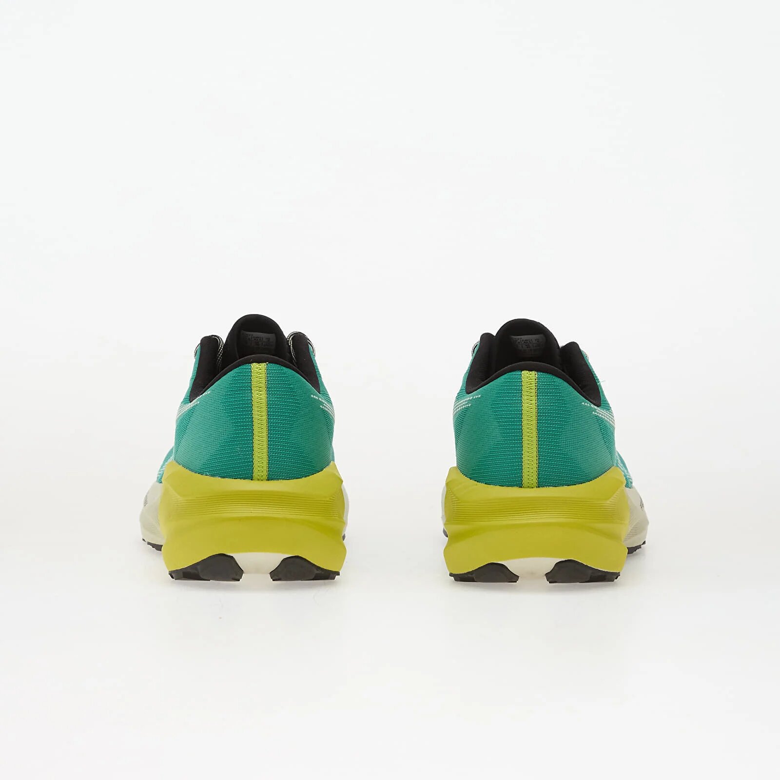 Asics Сникърси Novablast 5 Tr Aurora Green/ Light Dust