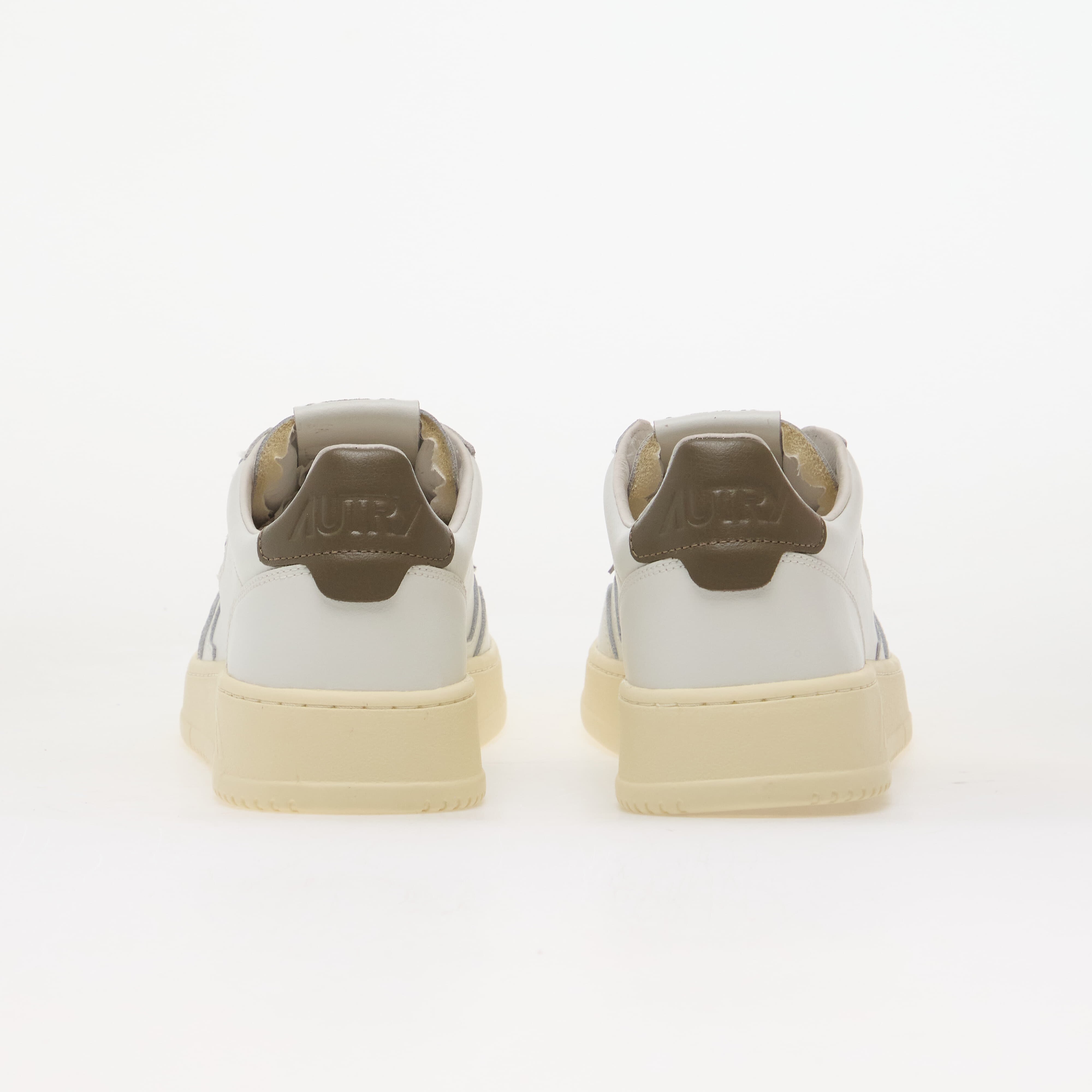 Autry Сникърси Medalist Low Man White/ Chocolate Leather