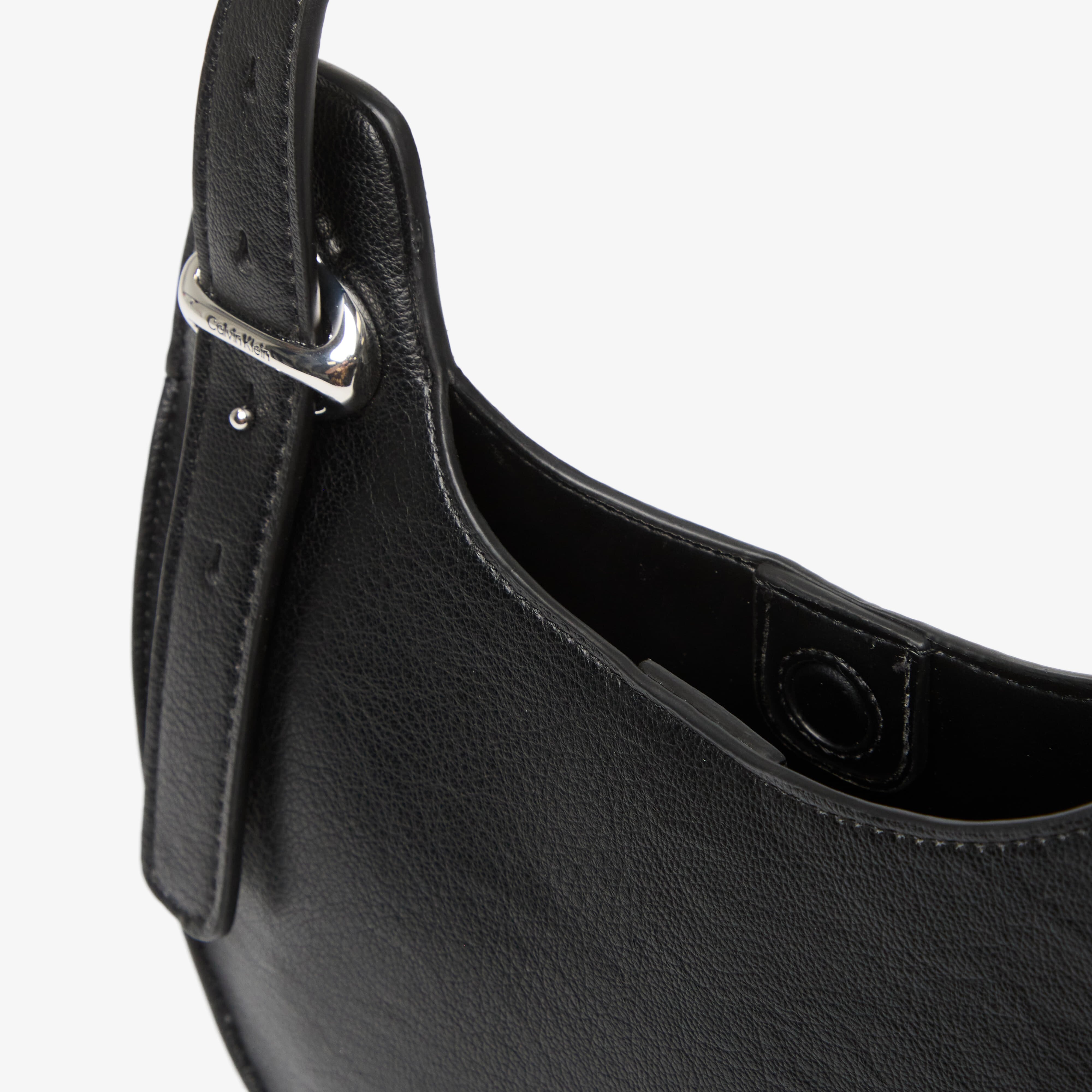 Calvin Klein Чанта Asym Buckle Shoulder Bag Black