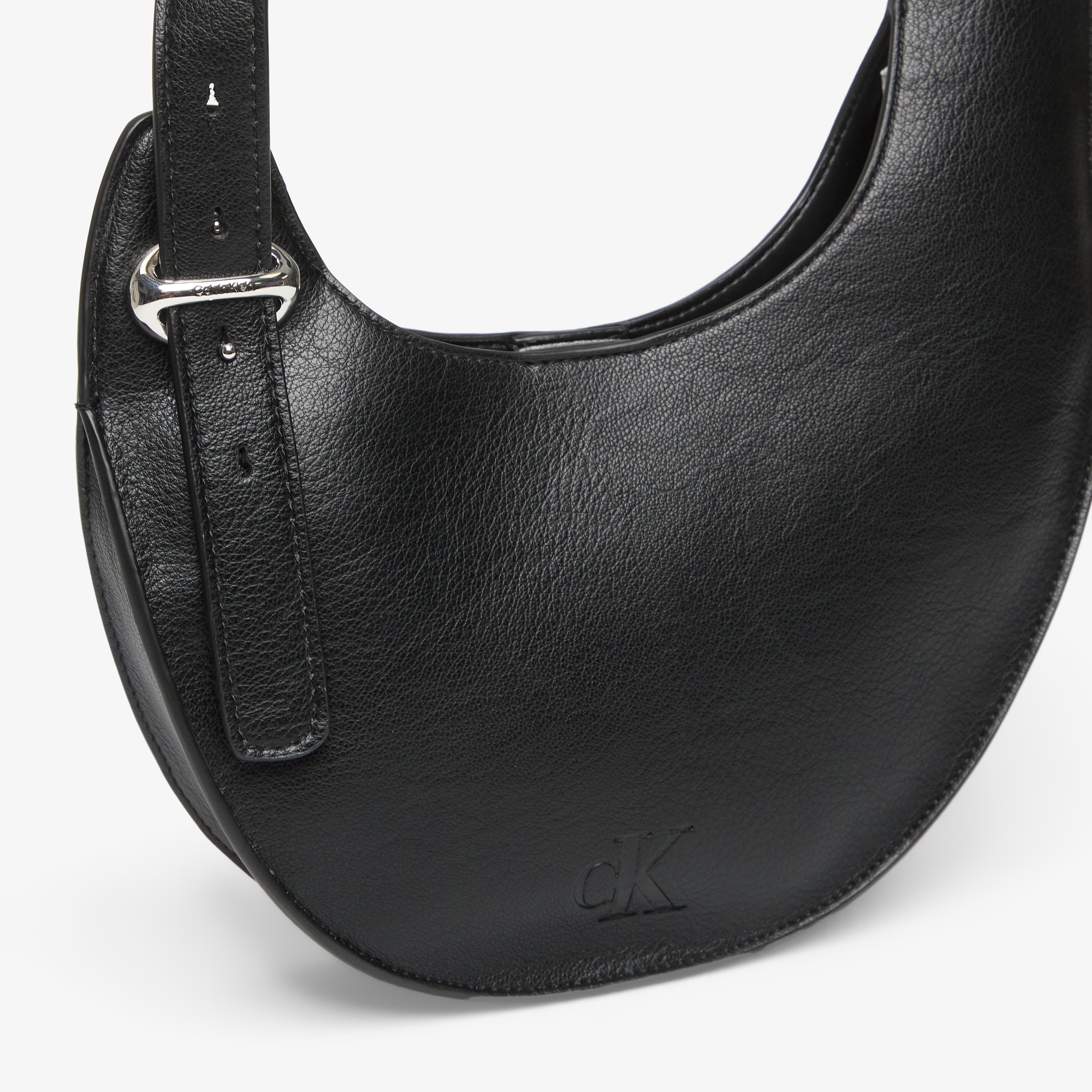 Calvin Klein Чанта Asym Buckle Shoulder Bag Black