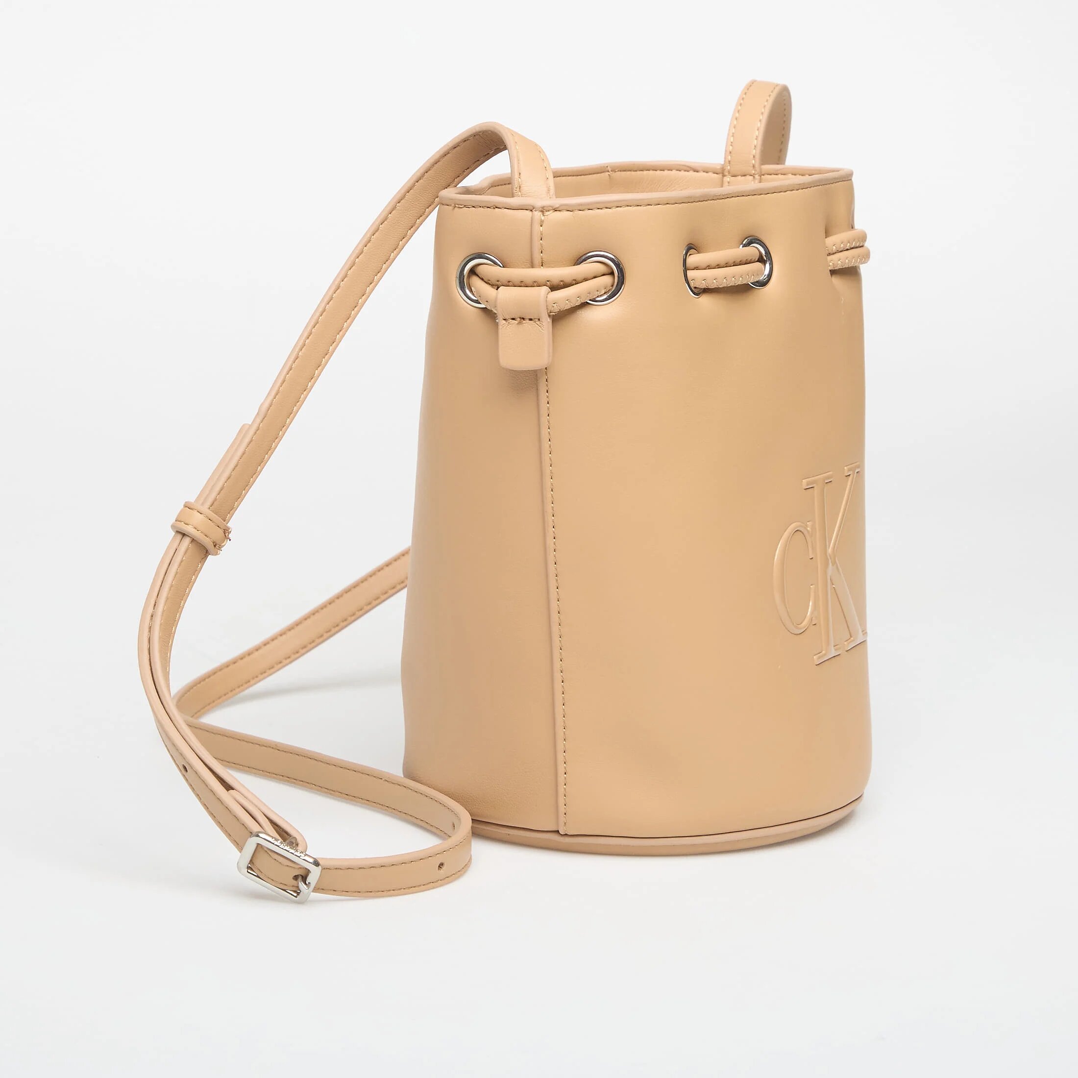 Calvin Klein Чанта Bold Ck Small Bucket Bag Tannin