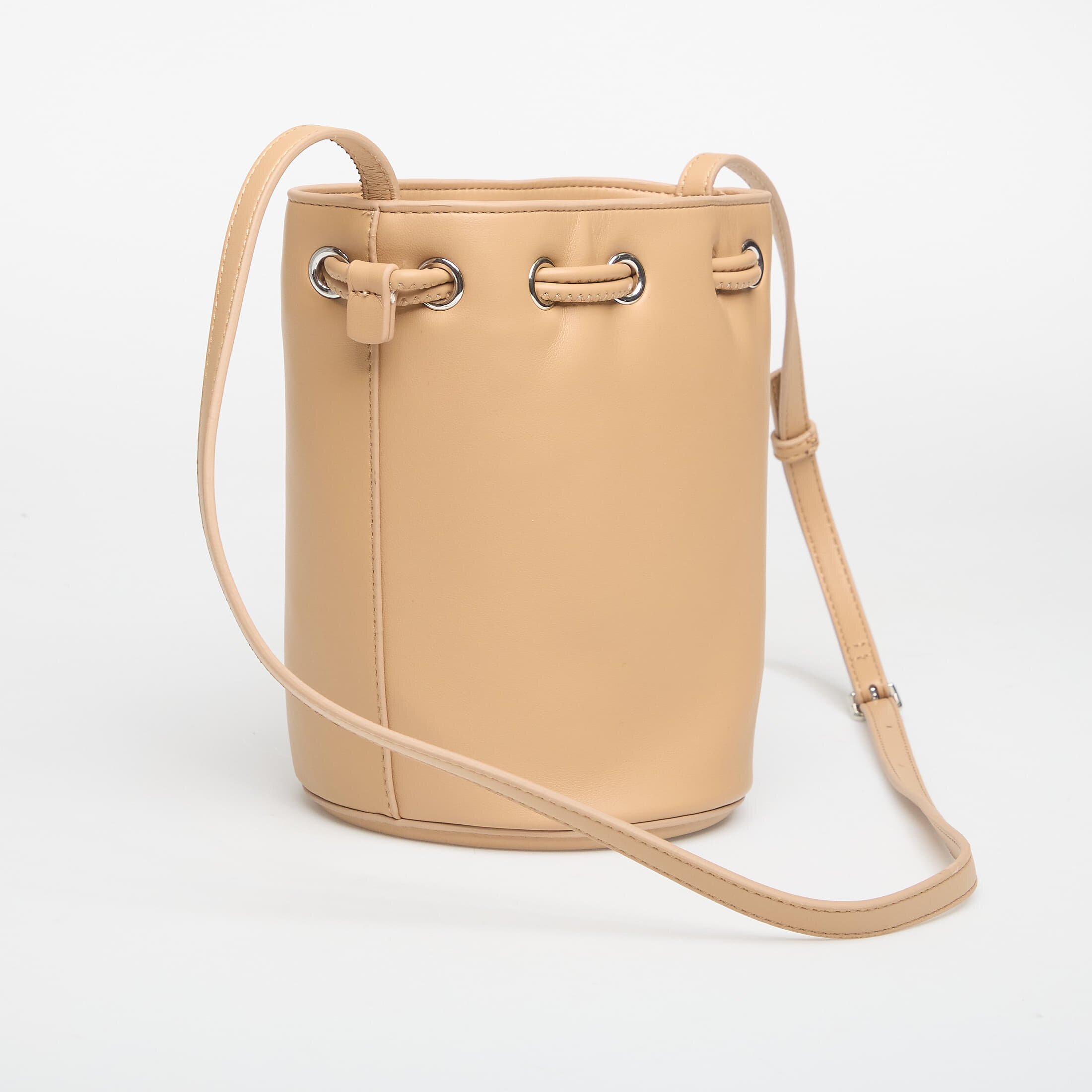 Calvin Klein Чанта Bold Ck Small Bucket Bag Tannin