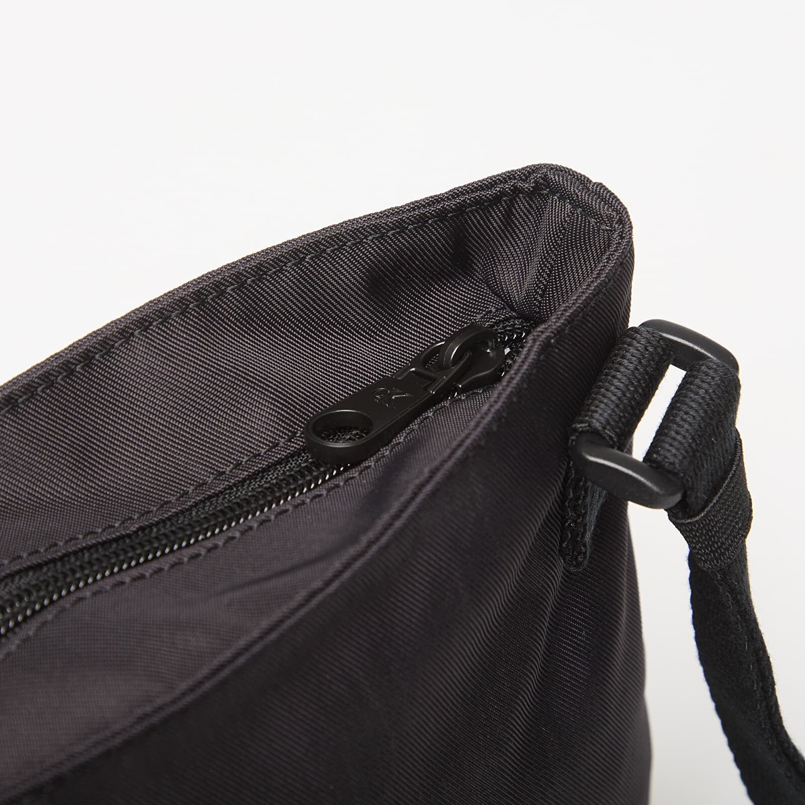 Calvin Klein Чанта Bold Flatpack Black