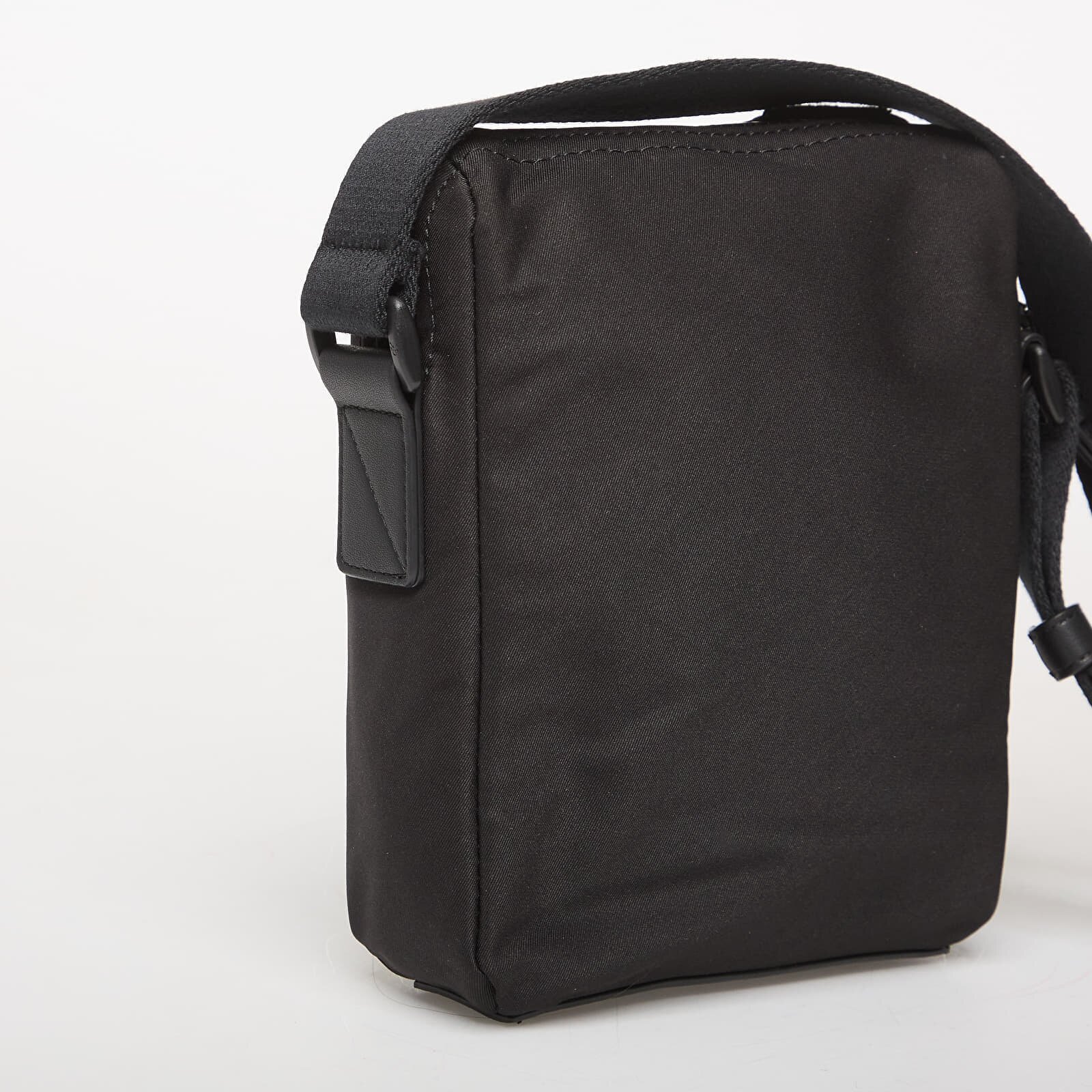 Calvin Klein Чанта Canvas Mix Reporter Black