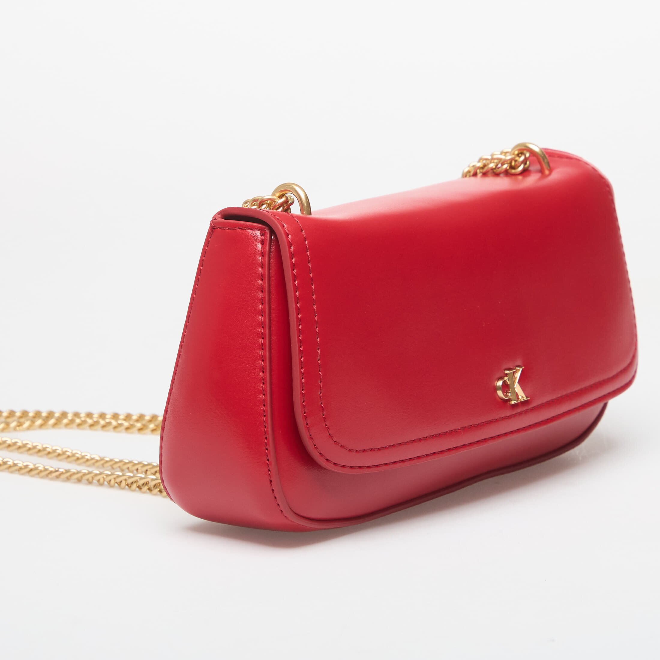 Calvin Klein Чанта Ck Convertible Chain Small Bag Bordeaux Wine