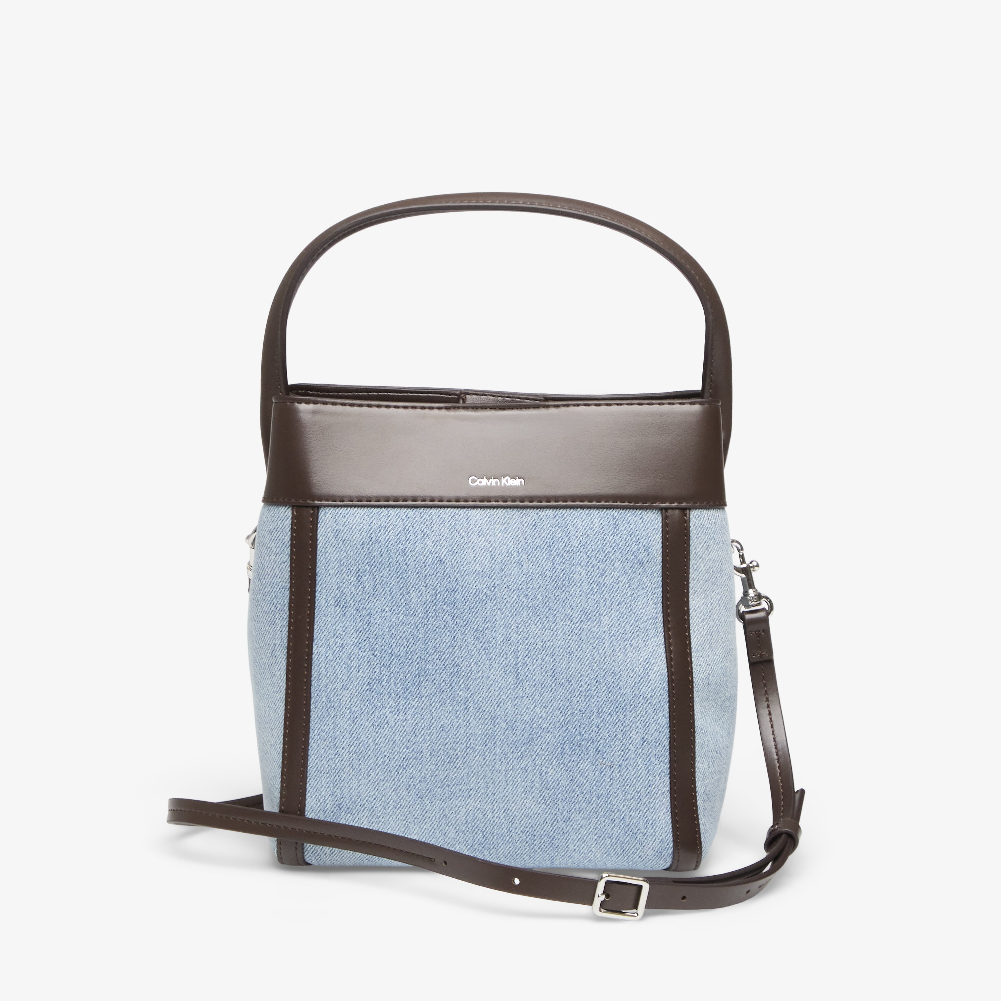 Calvin Klein Чанта Ck Denim Bucket With Strap LIGHT WASH DENIM