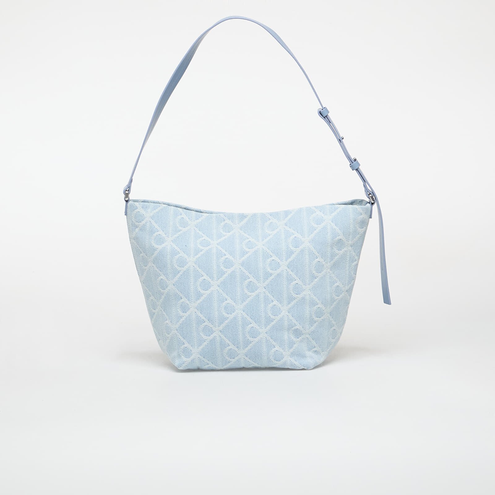 Calvin Klein Чанта Emblem Aop Denim Bucket Blue