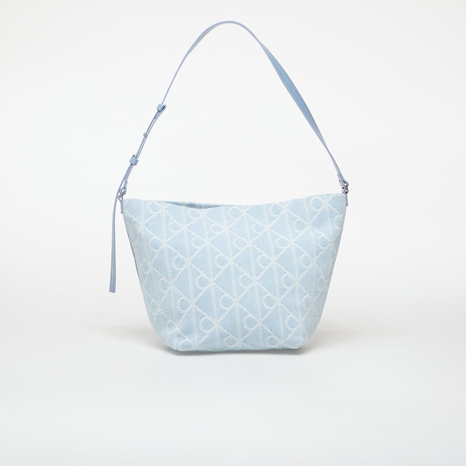 Calvin Klein Чанта Emblem Aop Denim Bucket Blue