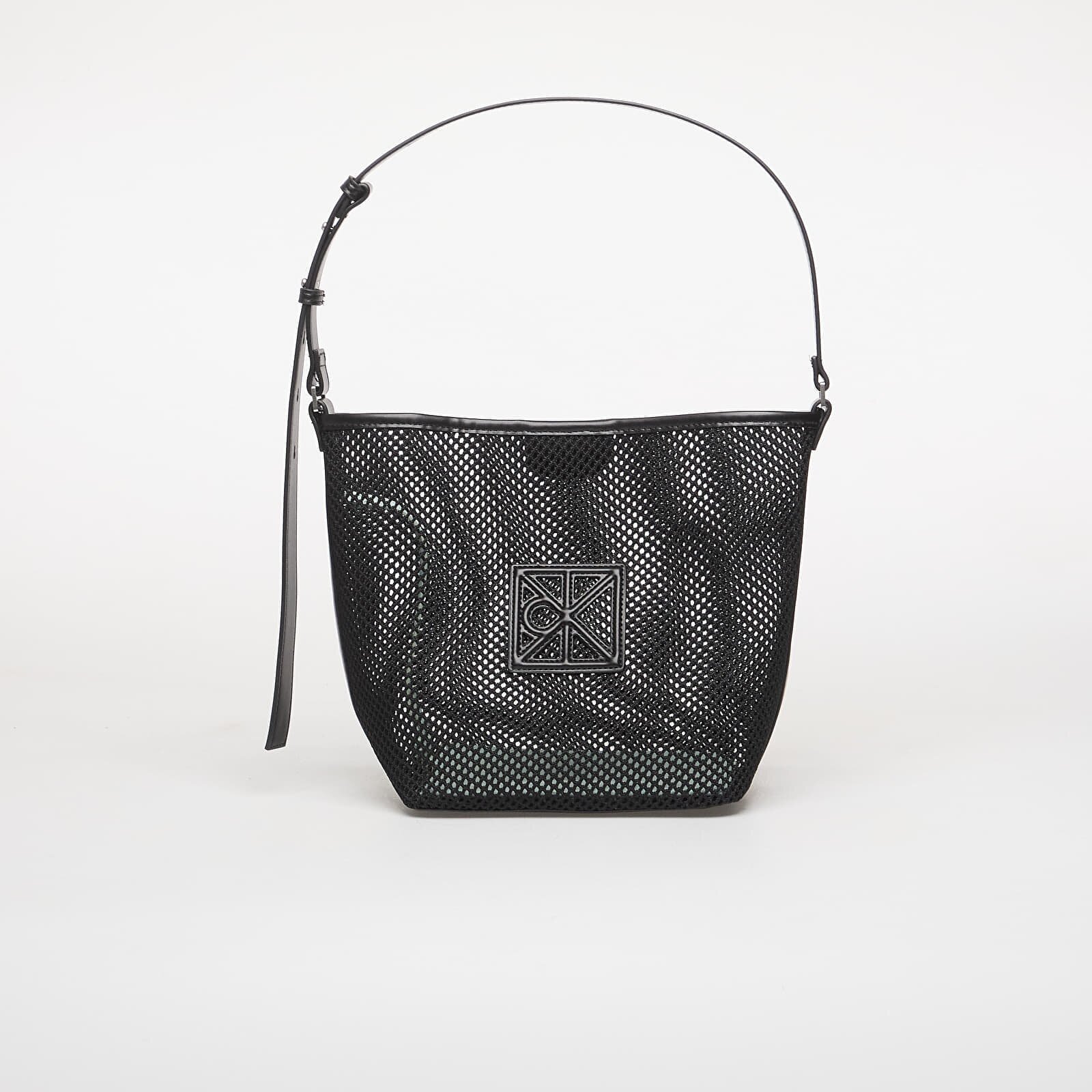Calvin Klein Чанта Emblem Mesh Bucket Black