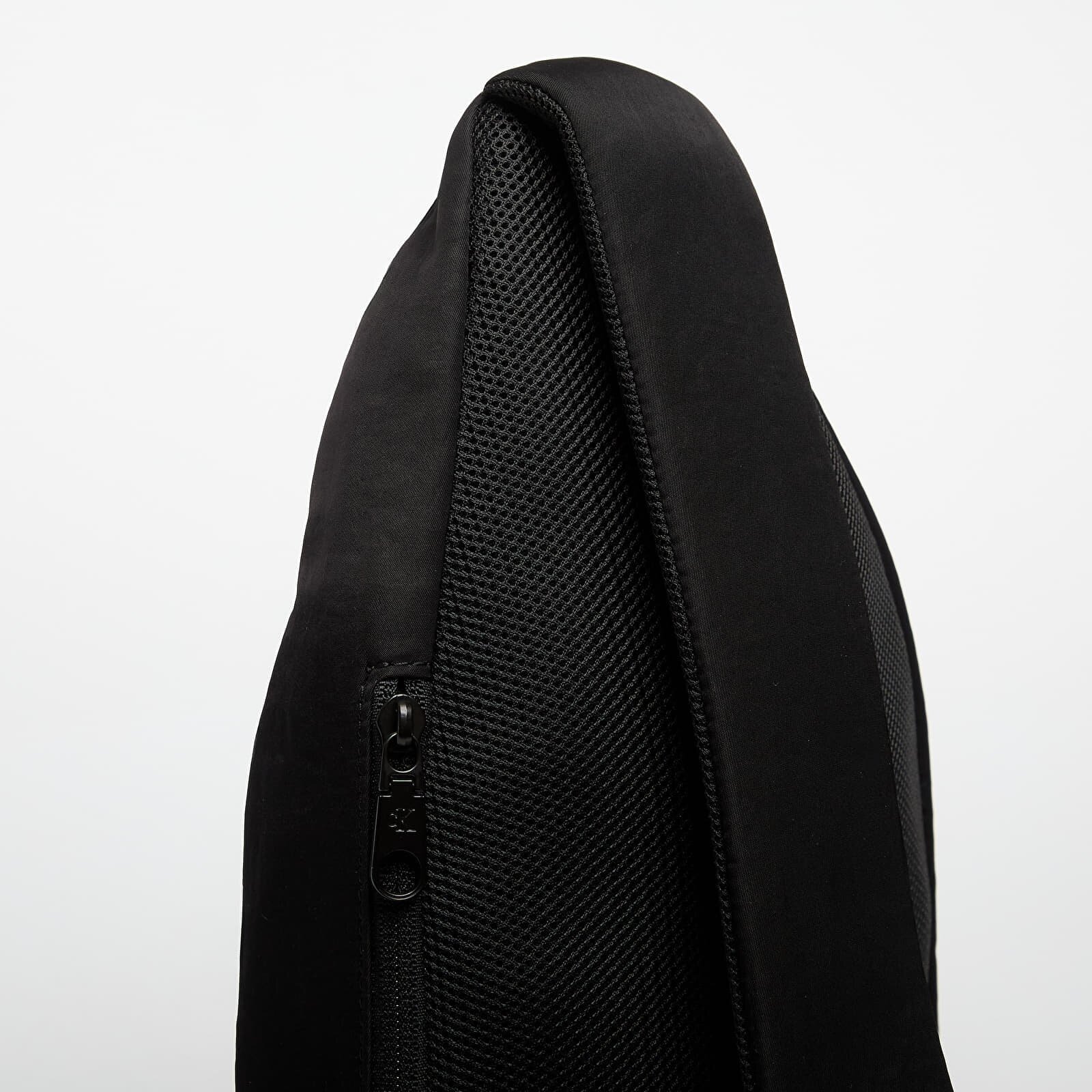 Calvin Klein Чанта Mesh Sling Bag Black