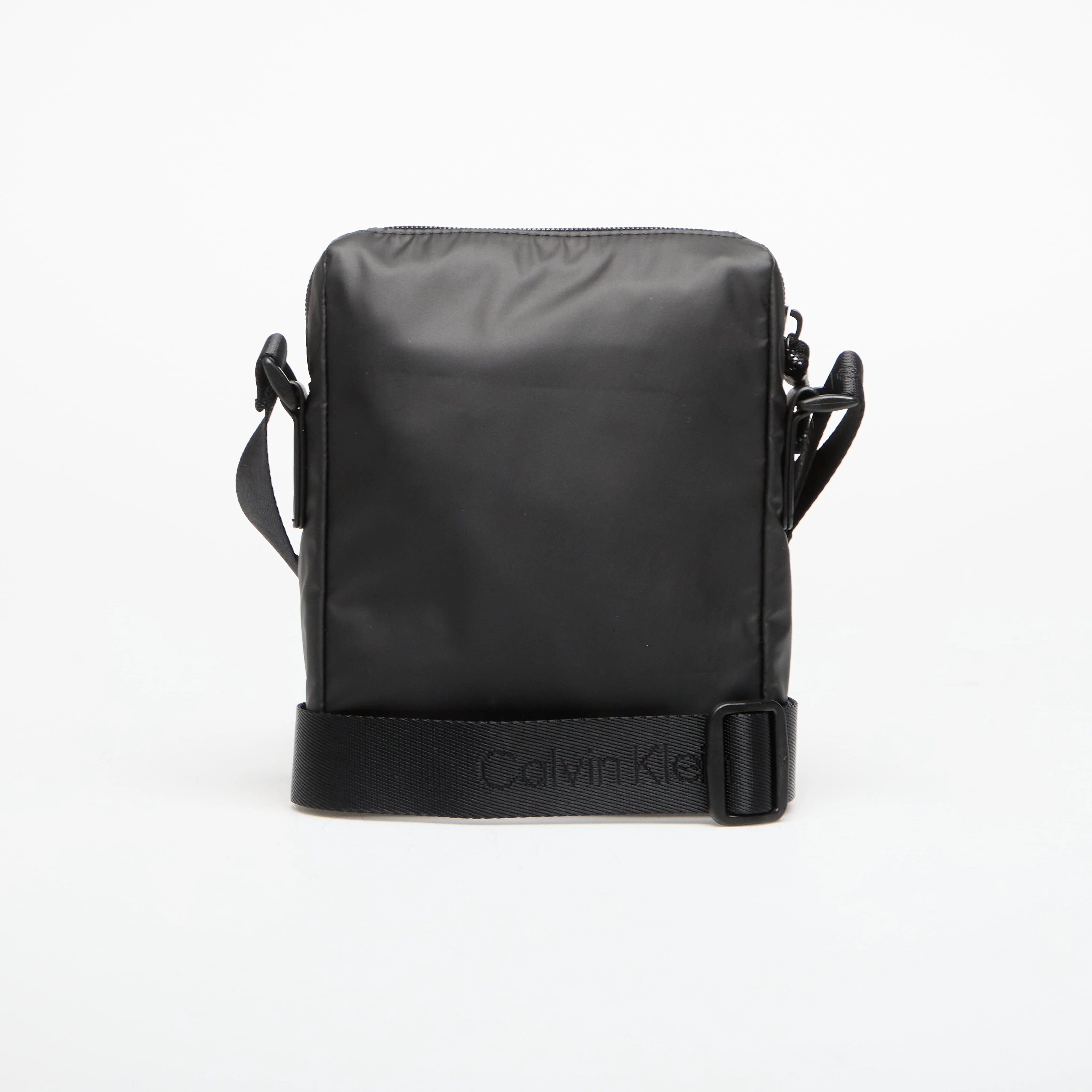 Calvin Klein Чанта Rubberized Reporter Black