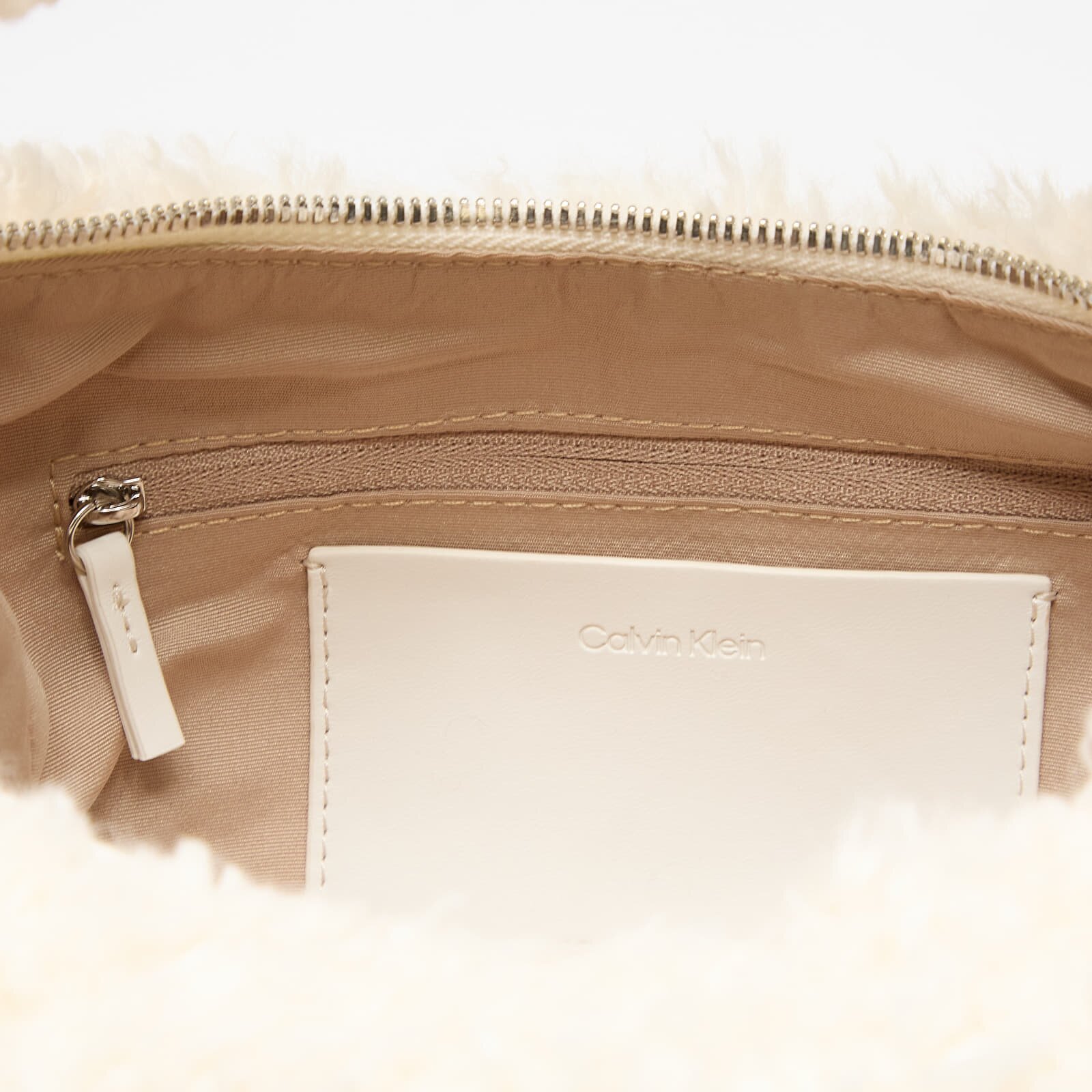 Calvin Klein Чанта Sherpa Ck Zip Puller Crossover Beige