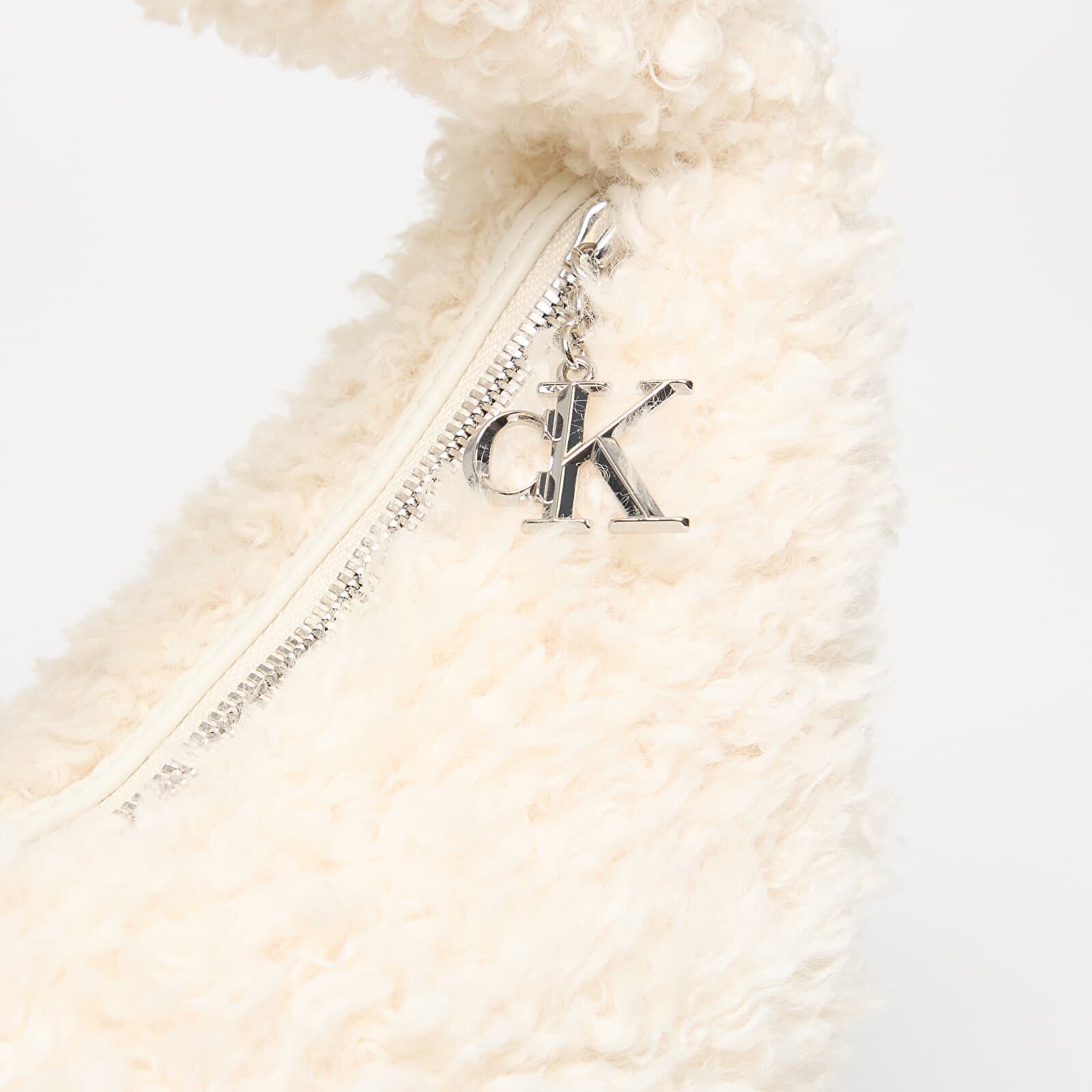 Calvin Klein Чанта Sherpa Ck Zip Puller Crossover Beige
