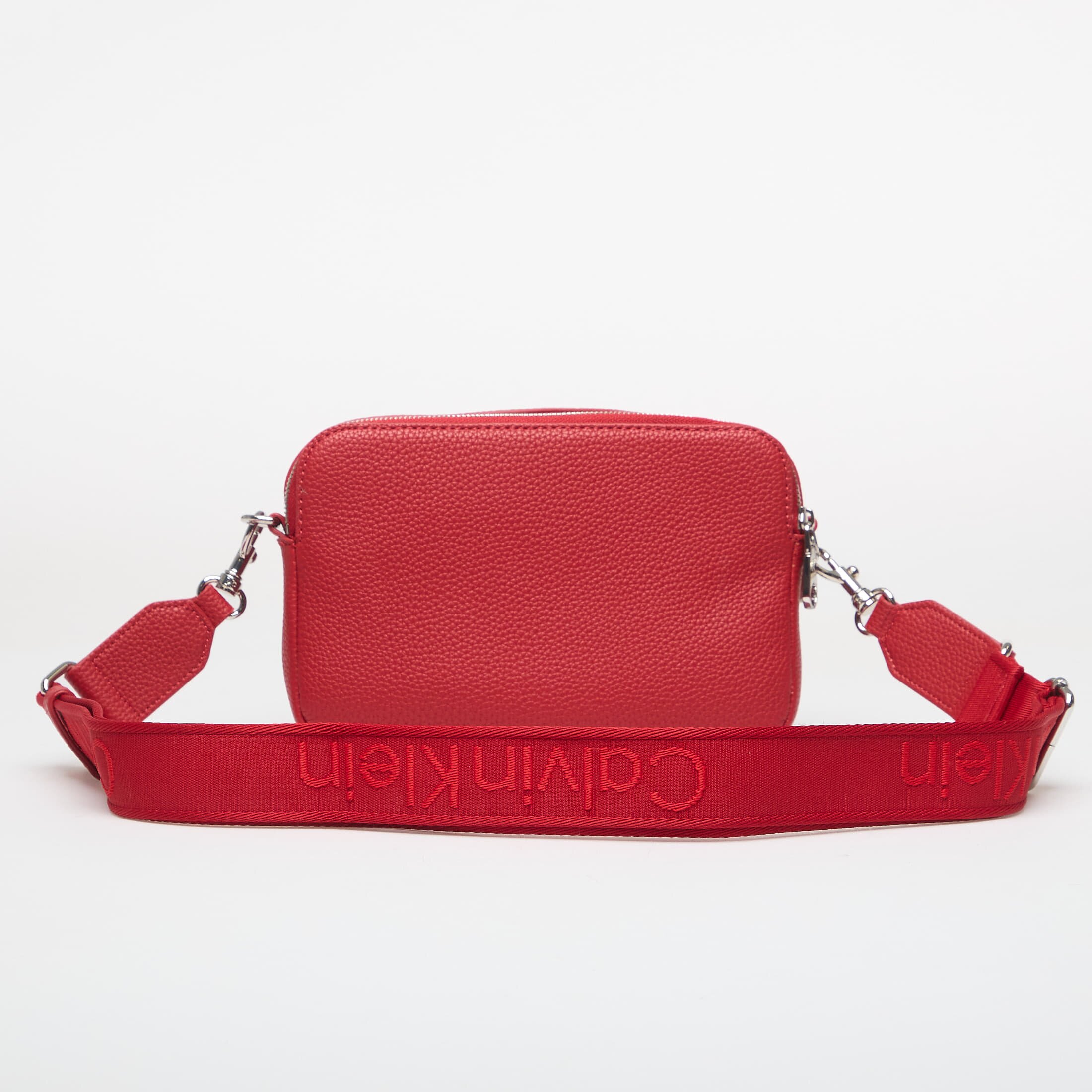 Calvin Klein Чанта Webbing 2X Strap Camera Bag Bordeaux Wine